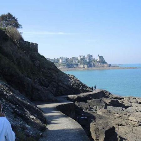 L'Ecume - Studio Moderne Avec Grand Balcon Et Place De Parking Apartman Dinard Kültér fotó